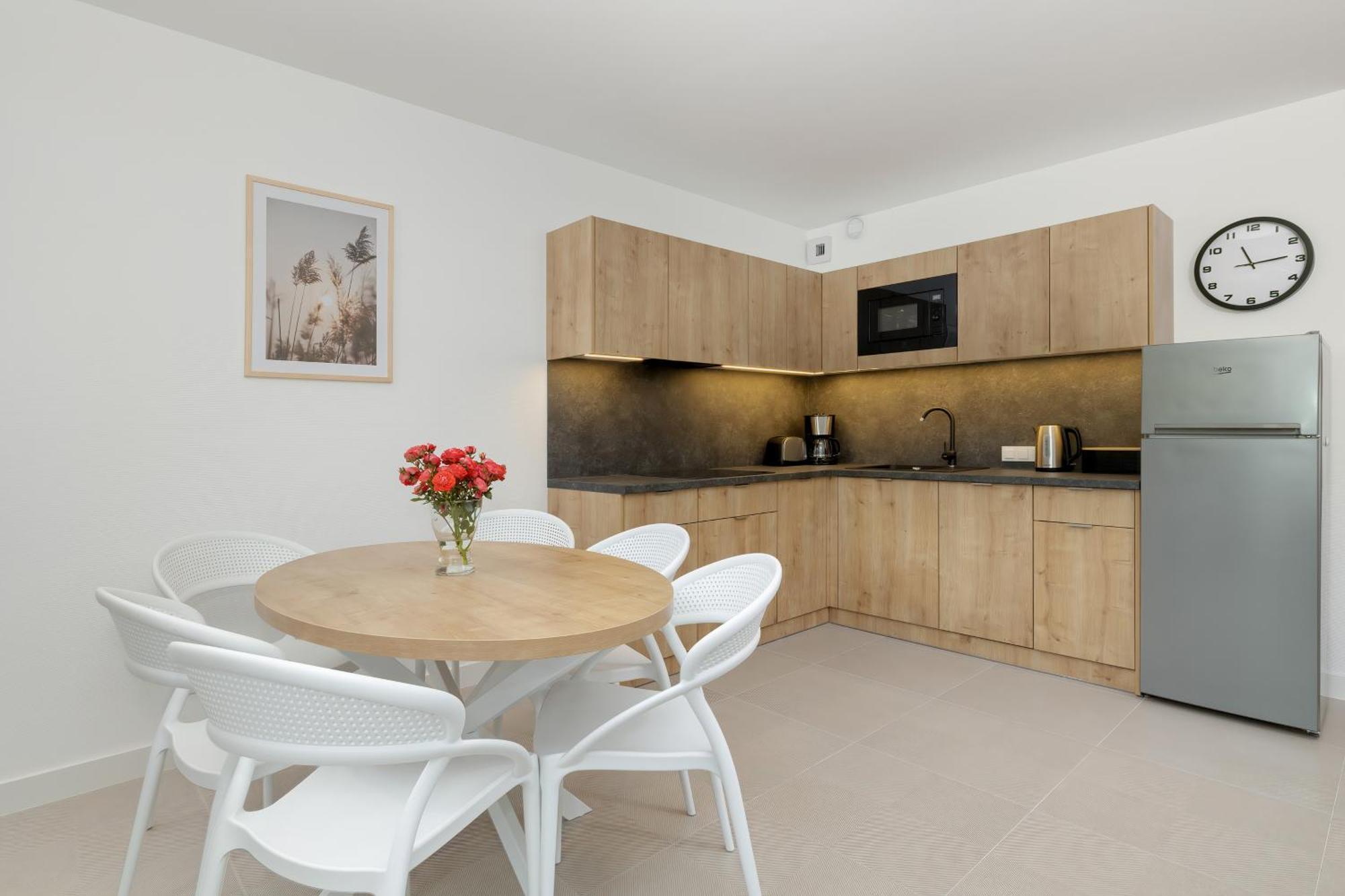 Aquamarina Dabki Marina Invest Aparthotel Bagian luar foto