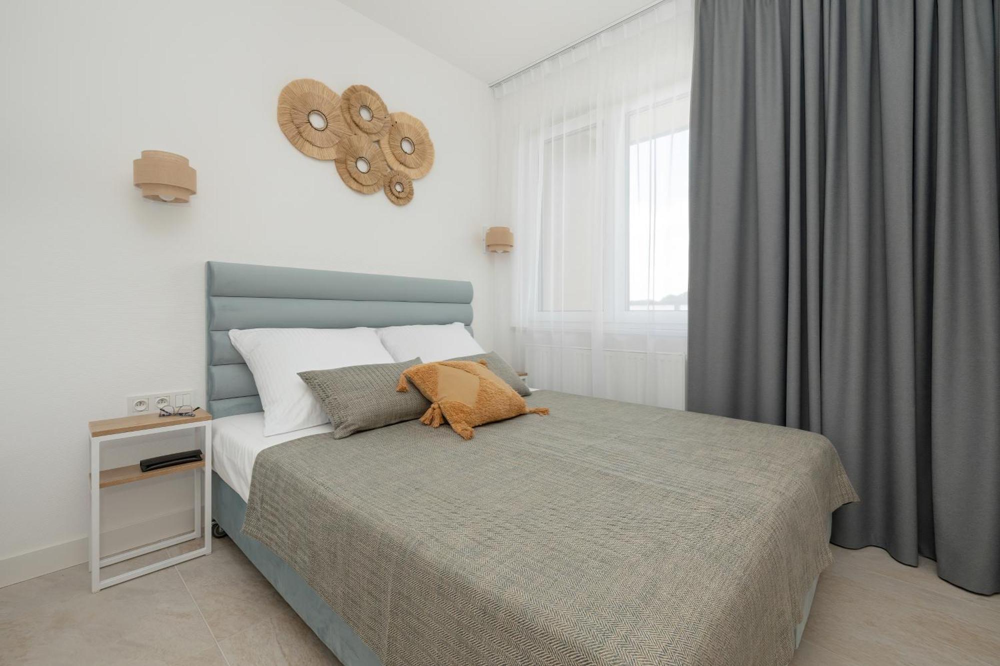 Aquamarina Dabki Marina Invest Aparthotel Bagian luar foto