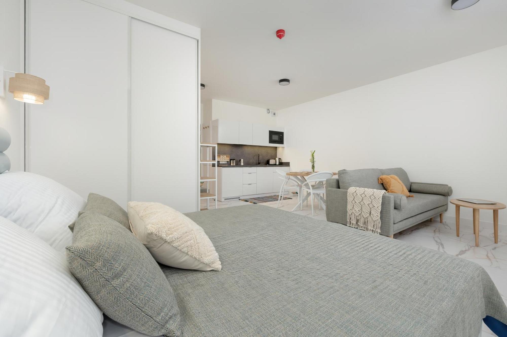Aquamarina Dabki Marina Invest Aparthotel Bagian luar foto